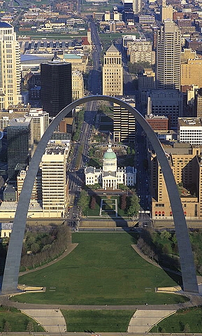Airphoto - Aerial Photograph of Gateway Arch, Saint Louis, Missouri (923)