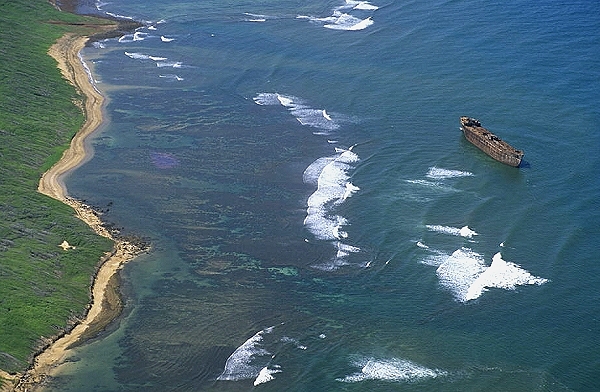 Hawaii Shipwreck Beach